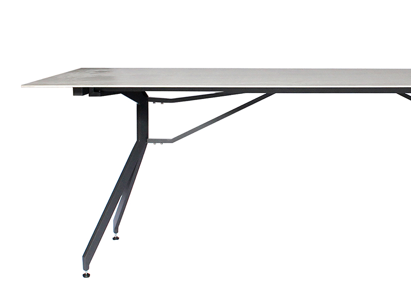 Wing Dining Table +SENSE Table